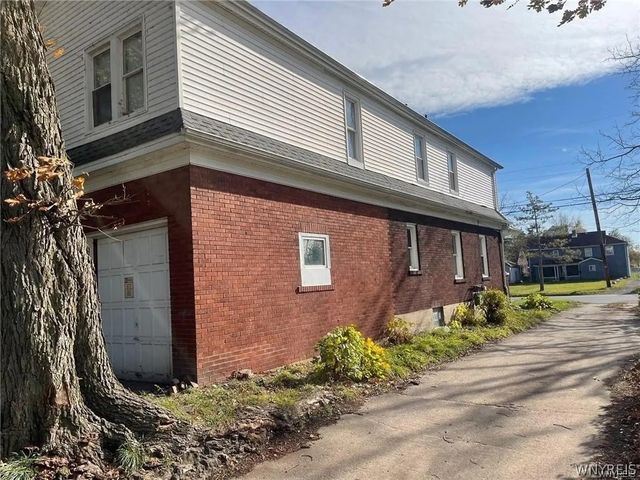2710 Monroe Avenue, Niagara Falls, NY 14303