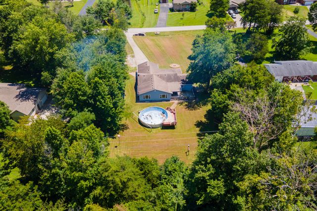 157 Woods Point Drive, Berea, KY 40403