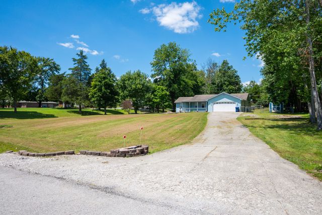 157 Woods Point Drive, Berea, KY 40403