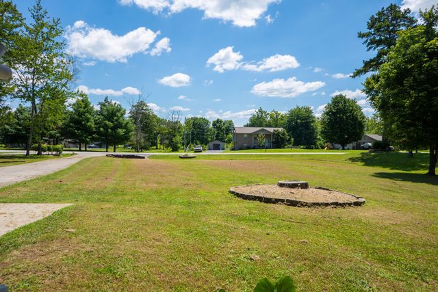 157 Woods Point Drive, Berea, KY 40403
