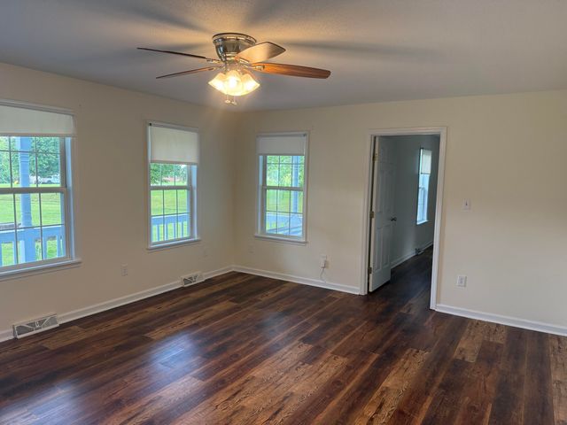 157 Woods Point Drive, Berea, KY 40403