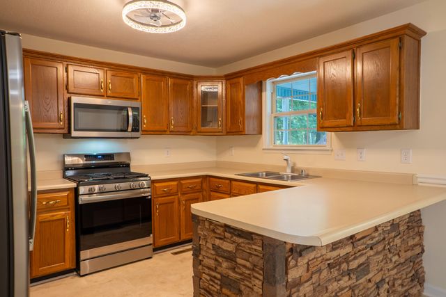 157 Woods Point Drive, Berea, KY 40403