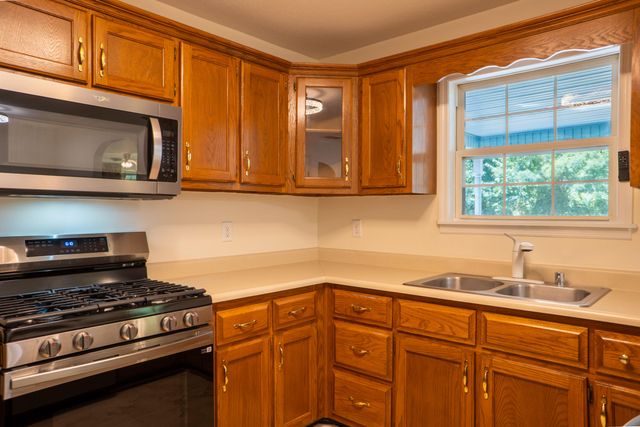 157 Woods Point Drive, Berea, KY 40403