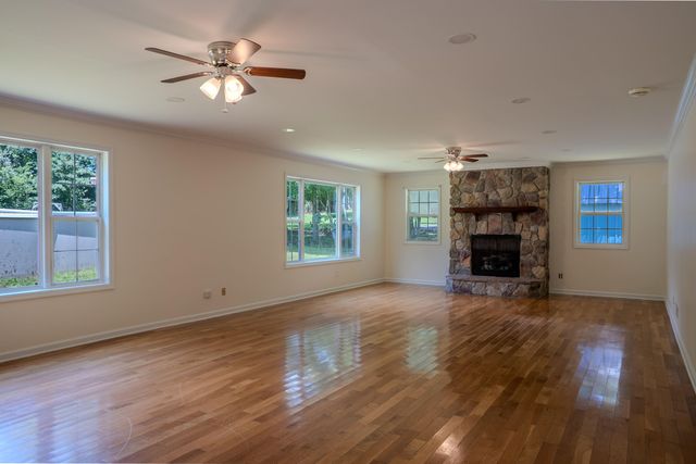 157 Woods Point Drive, Berea, KY 40403