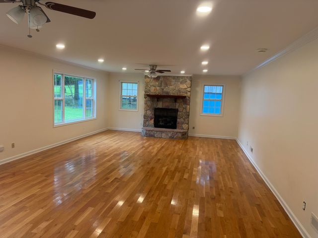 157 Woods Point Drive, Berea, KY 40403