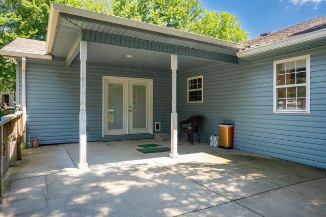 157 Woods Point Drive, Berea, KY 40403