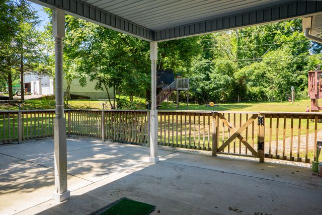 157 Woods Point Drive, Berea, KY 40403