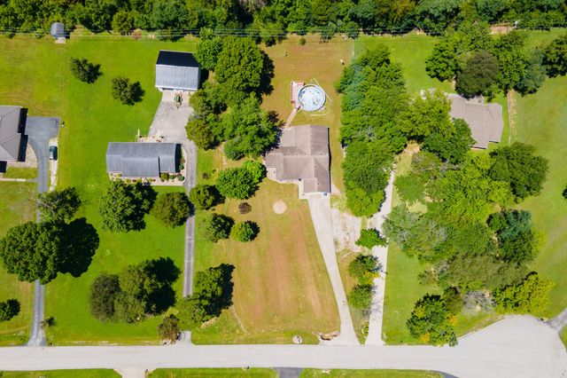 157 Woods Point Drive, Berea, KY 40403