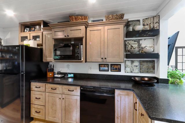 20 Collie STREET, Williams Bay, WI 53191