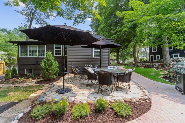 20 Collie STREET, Williams Bay, WI 53191