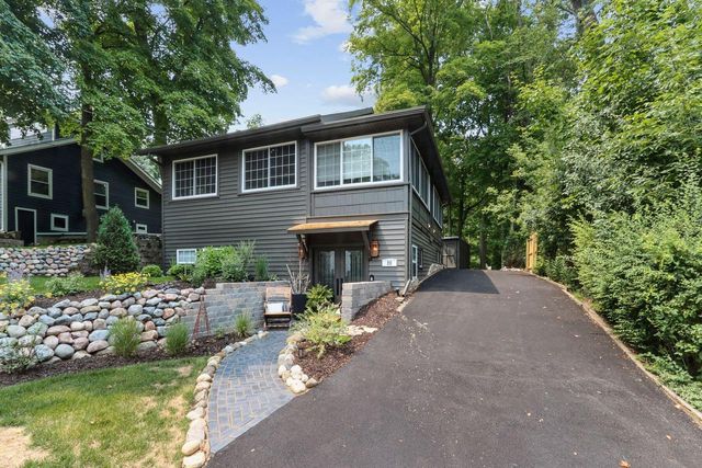 20 Collie STREET, Williams Bay, WI 53191