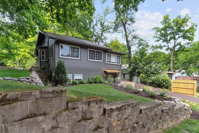 20 Collie STREET, Williams Bay, WI 53191