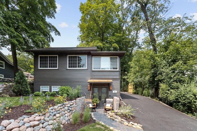 20 Collie STREET, Williams Bay, WI 53191