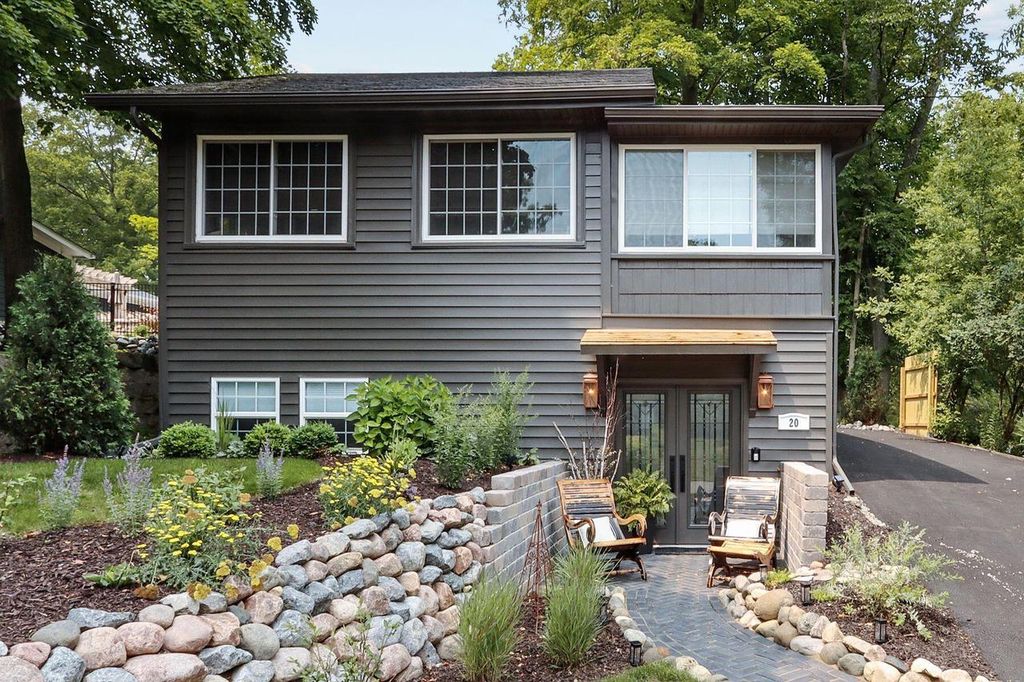 20 Collie STREET, Williams Bay, WI 53191