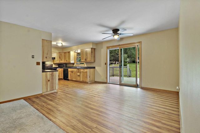 2340 N Browns Lake DRIVE, Burlington, WI 53105