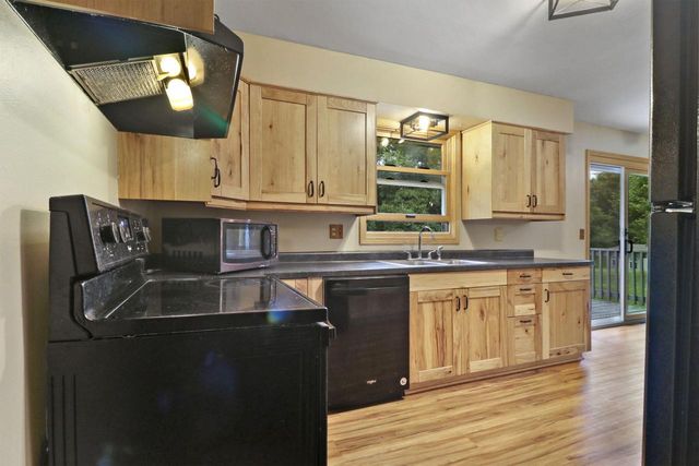 2340 N Browns Lake DRIVE, Burlington, WI 53105