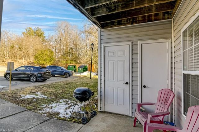 514 Rivertree Lane, Winston-salem, NC 27103