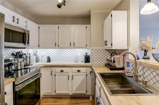 514 Rivertree Lane, Winston-salem, NC 27103