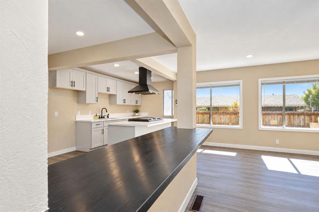 6300 14th Ave, Sacramento, CA 95820