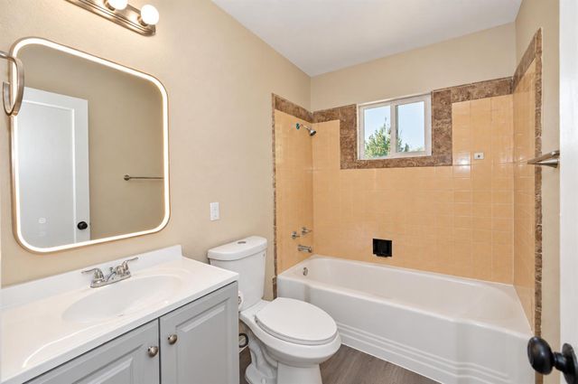6300 14th Ave, Sacramento, CA 95820