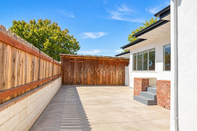 6300 14th Ave, Sacramento, CA 95820