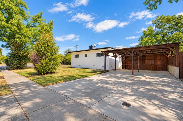 6300 14th Ave, Sacramento, CA 95820