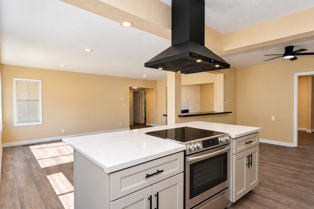 6300 14th Ave, Sacramento, CA 95820