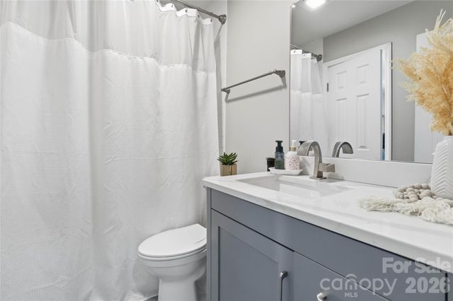 9400 S Vicksburg Park Court, Charlotte, NC 28210