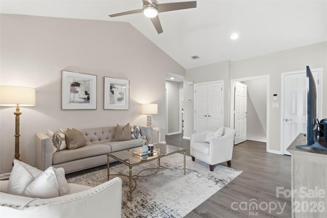 9400 S Vicksburg Park Court, Charlotte, NC 28210