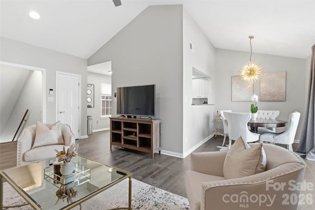 9400 S Vicksburg Park Court, Charlotte, NC 28210