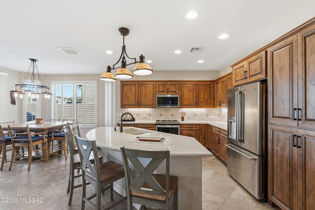 2371 E Skywalker Way, Green Valley, AZ 85614