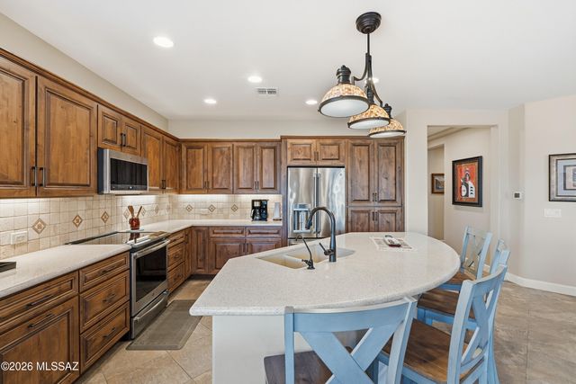 2371 E Skywalker Way, Green Valley, AZ 85614