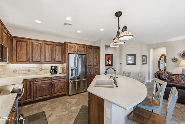 2371 E Skywalker Way, Green Valley, AZ 85614