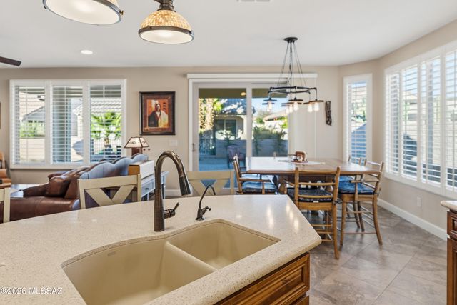 2371 E Skywalker Way, Green Valley, AZ 85614