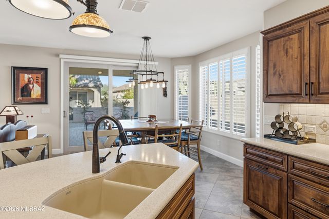 2371 E Skywalker Way, Green Valley, AZ 85614