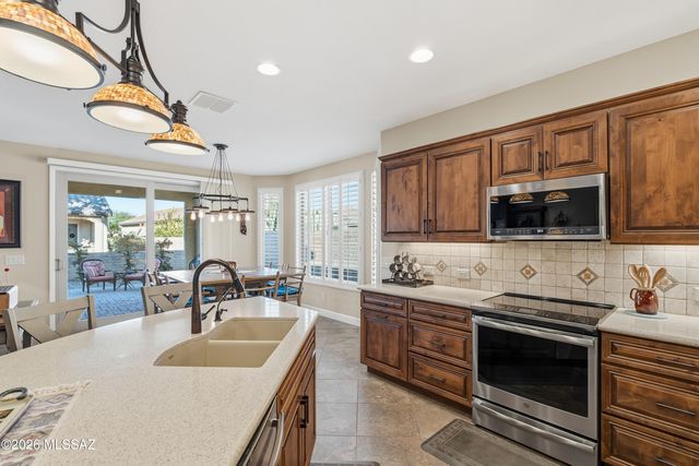 2371 E Skywalker Way, Green Valley, AZ 85614