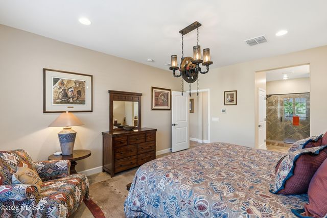 2371 E Skywalker Way, Green Valley, AZ 85614