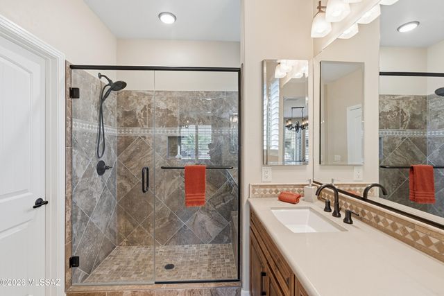 2371 E Skywalker Way, Green Valley, AZ 85614