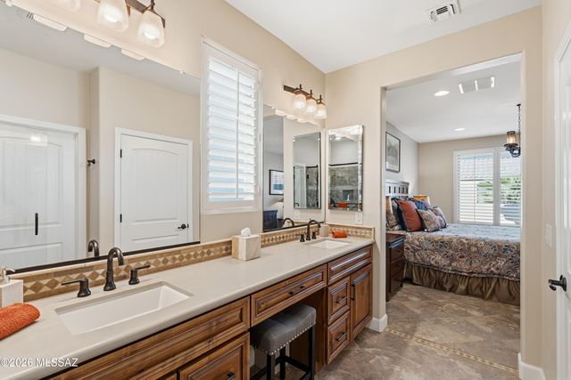 2371 E Skywalker Way, Green Valley, AZ 85614