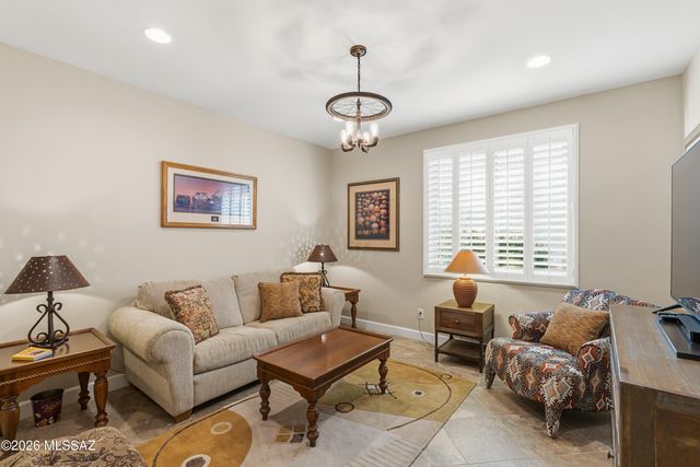 2371 E Skywalker Way, Green Valley, AZ 85614