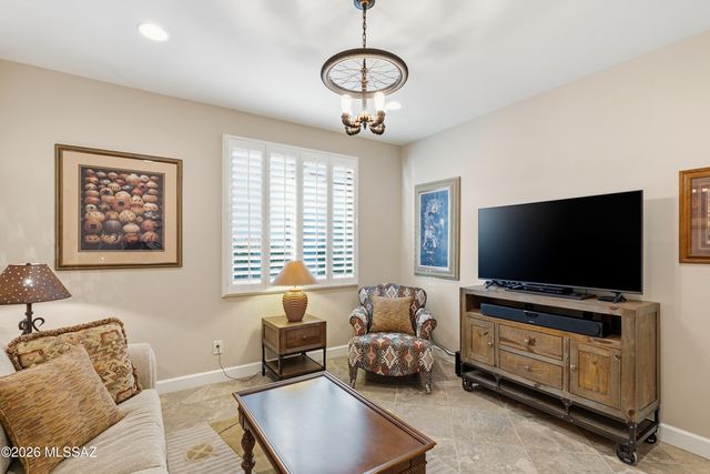 2371 E Skywalker Way, Green Valley, AZ 85614