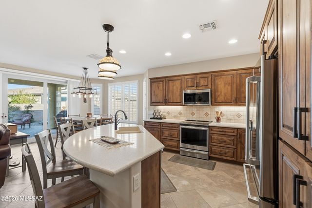 2371 E Skywalker Way, Green Valley, AZ 85614