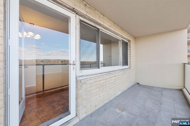 377 S Harrison Street 9G, East Orange, NJ 07018