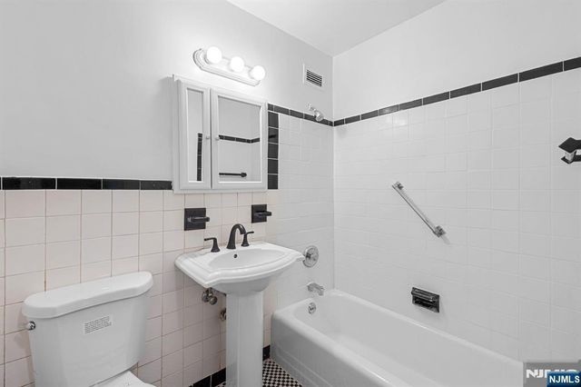 377 S Harrison Street 9G, East Orange, NJ 07018