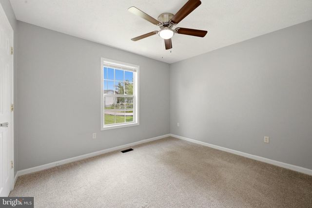 42 PACIFIC BLVD, Hedgesville, WV 25427