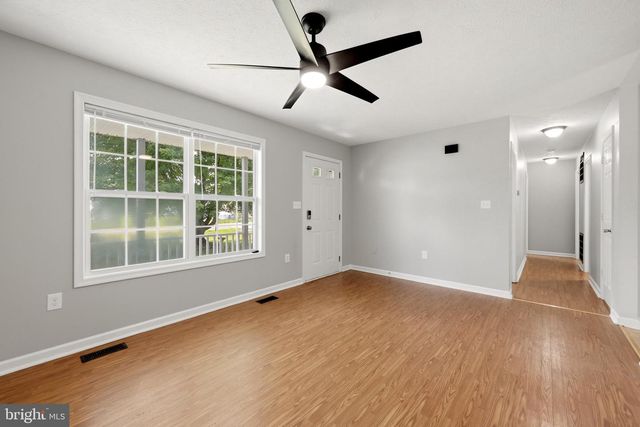 42 PACIFIC BLVD, Hedgesville, WV 25427