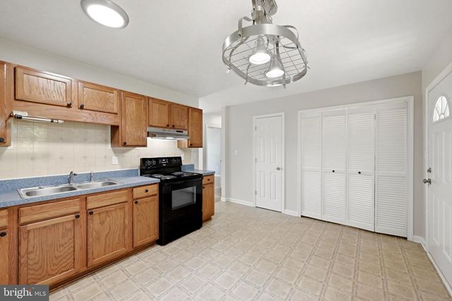 42 PACIFIC BLVD, Hedgesville, WV 25427