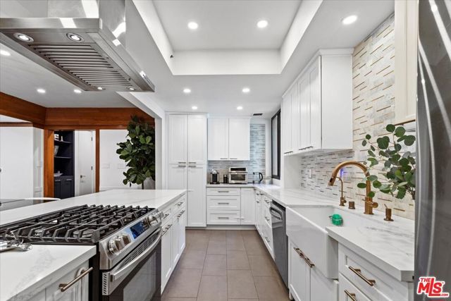 9311 Burton Way A, Beverly Hills, CA 90210