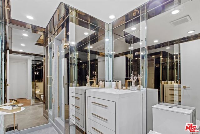 9311 Burton Way A, Beverly Hills, CA 90210