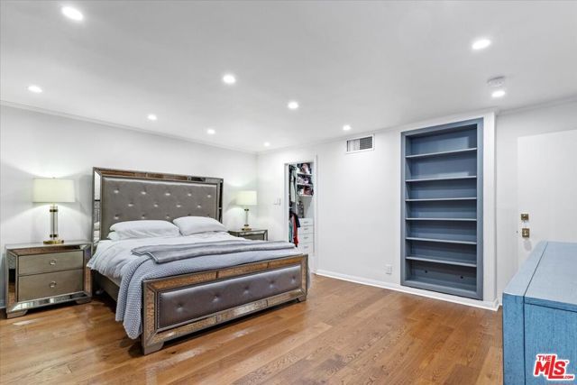 9311 Burton Way A, Beverly Hills, CA 90210